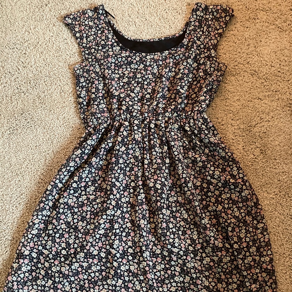Super adorable floral dress